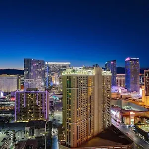  Holiday home Mgm Signature-33-711 F1 Track & Strip View Balcony United States